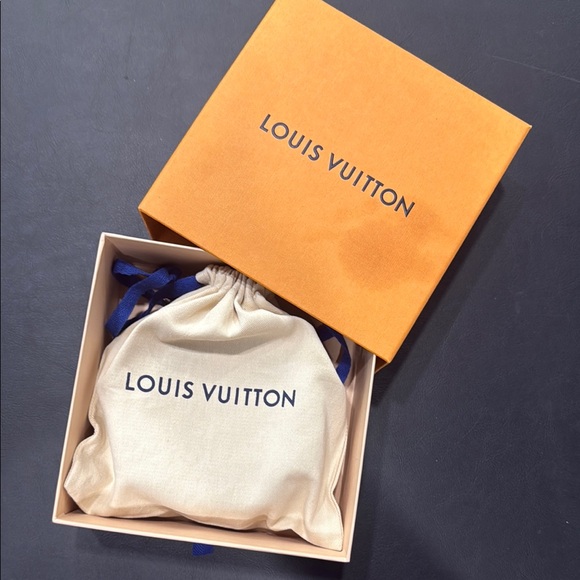 Louis Vuitton Black and Gold Strap - Picture 2 of 2